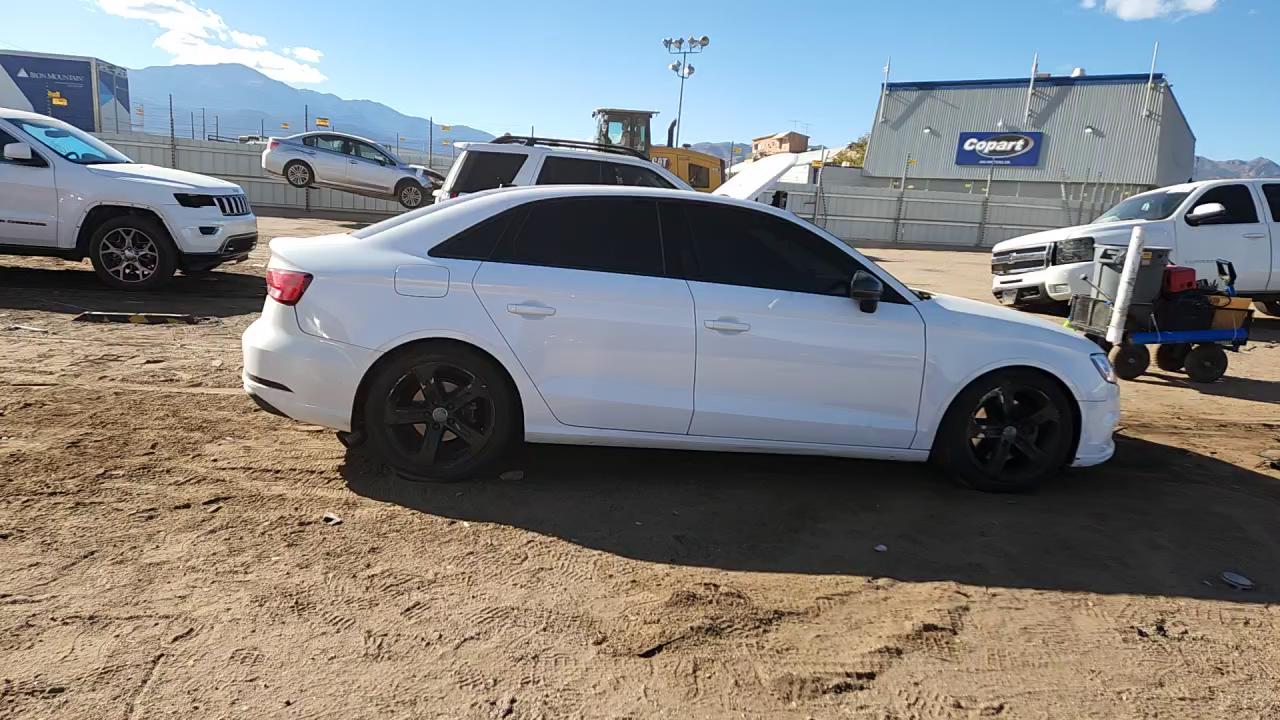 Фото: WAUB8GFF8H1042733