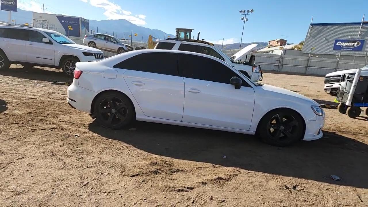 Фото: WAUB8GFF8H1042733