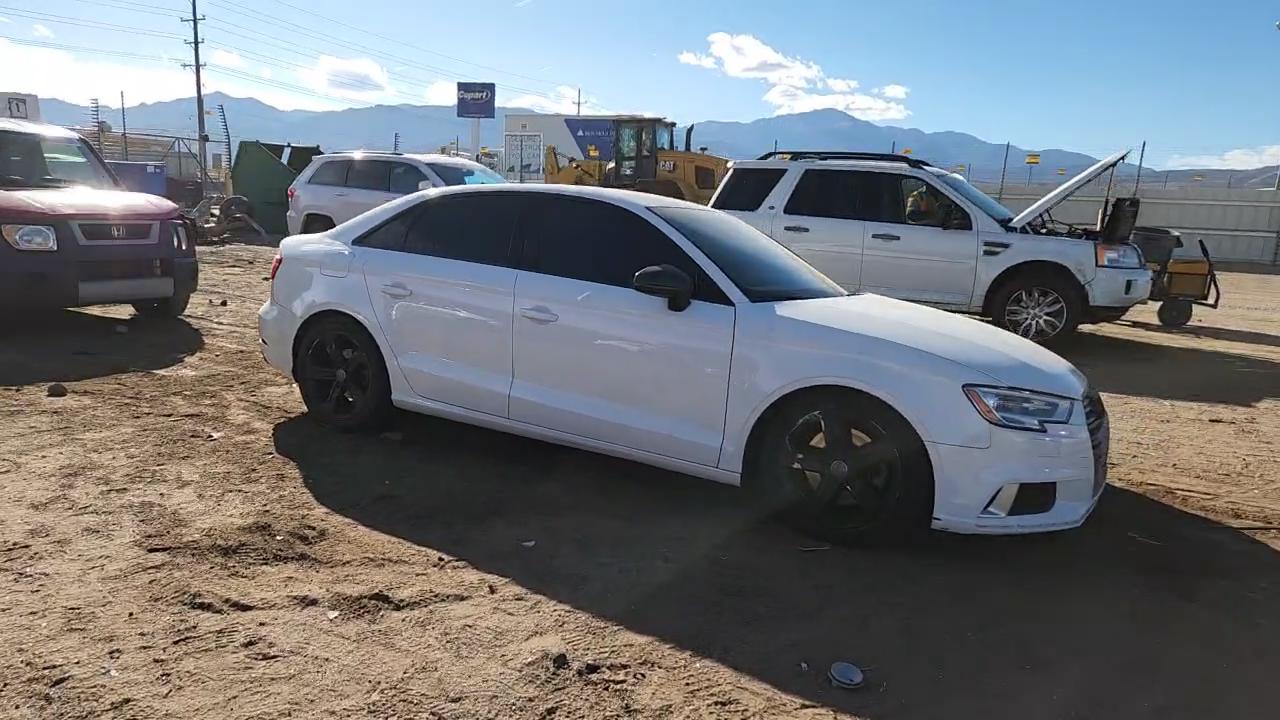 Фото: WAUB8GFF8H1042733