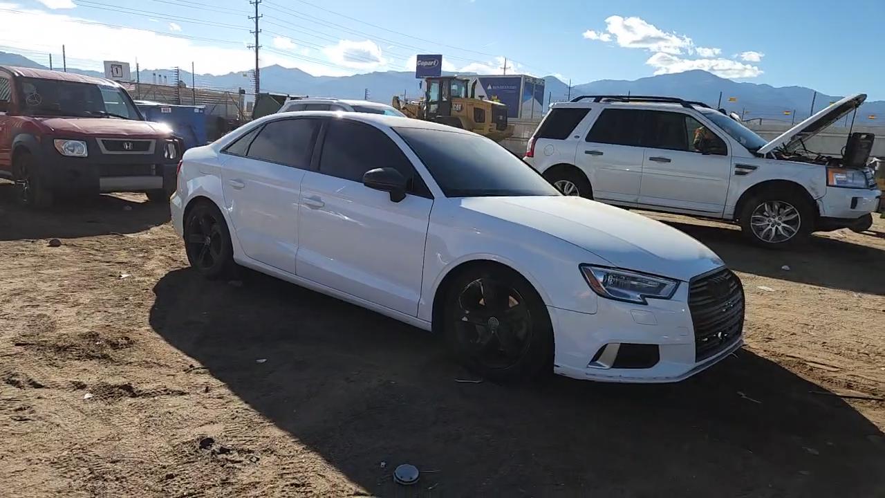 Фото: WAUB8GFF8H1042733