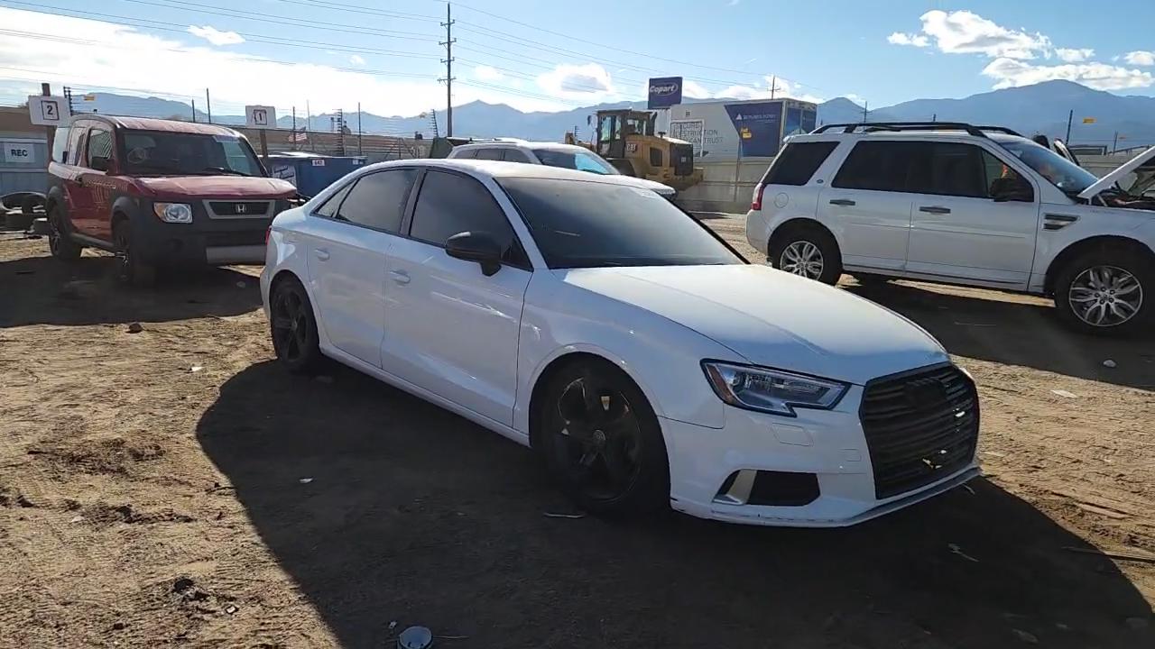 Фото: WAUB8GFF8H1042733