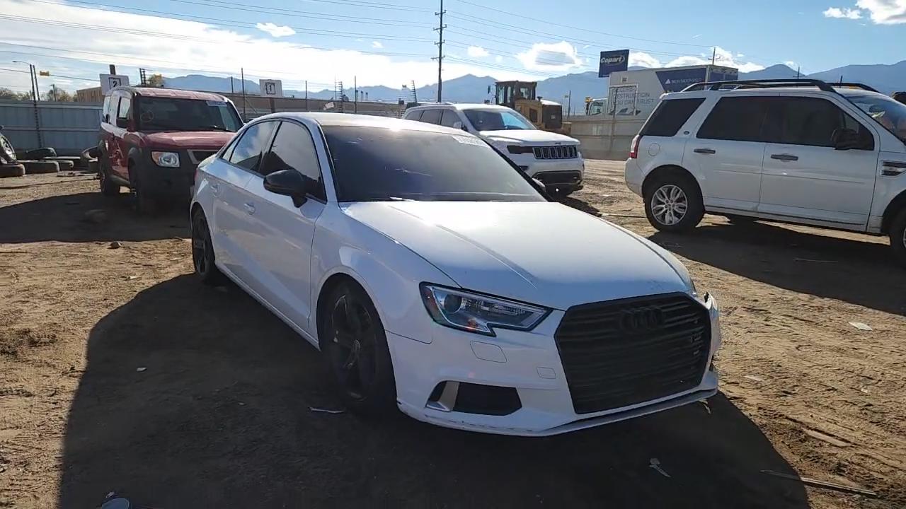 Фото: WAUB8GFF8H1042733