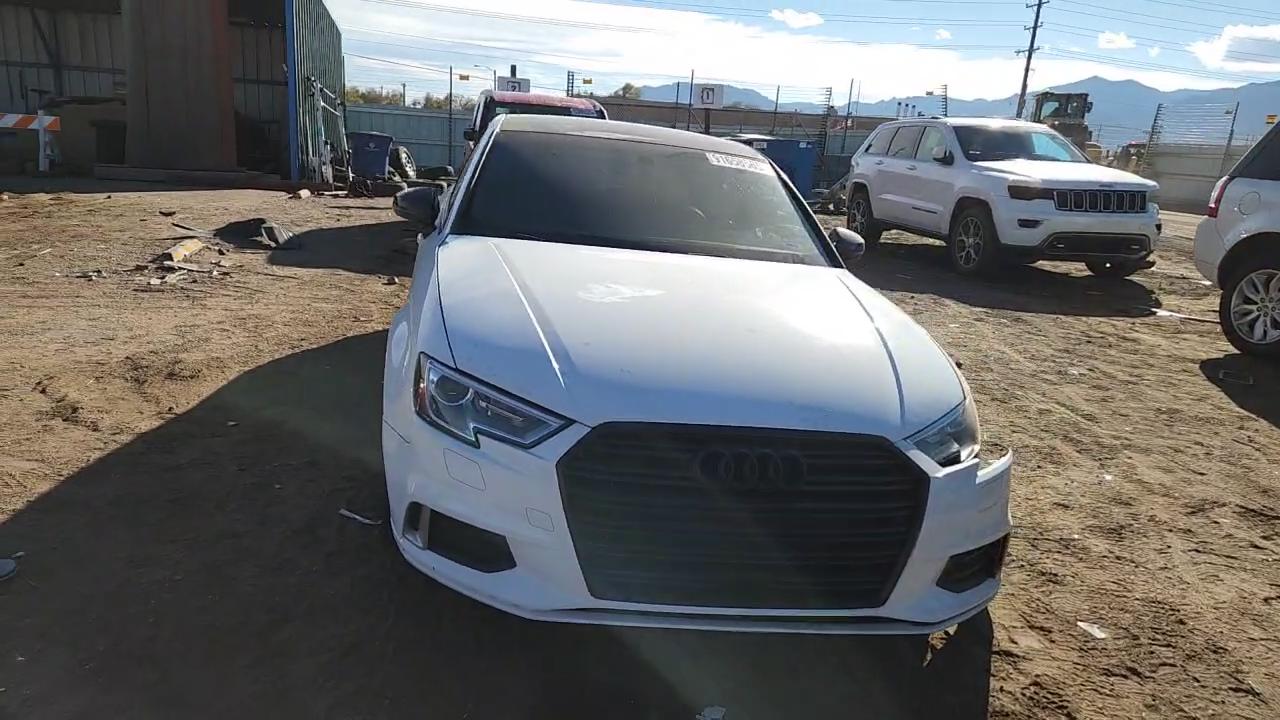 Фото: WAUB8GFF8H1042733