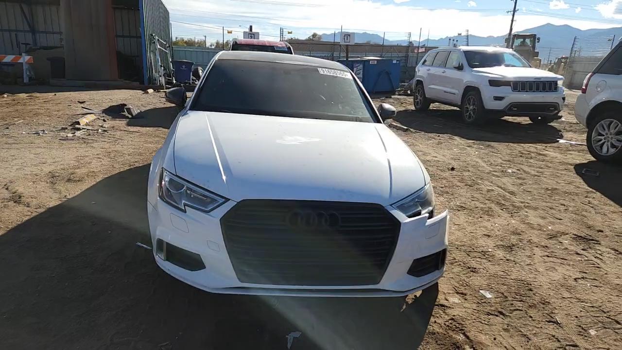 Фото: WAUB8GFF8H1042733