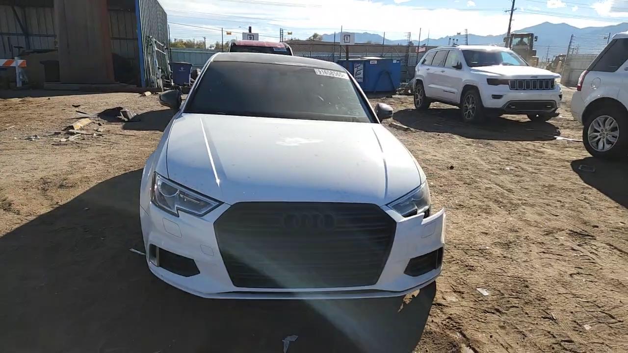 Фото: WAUB8GFF8H1042733