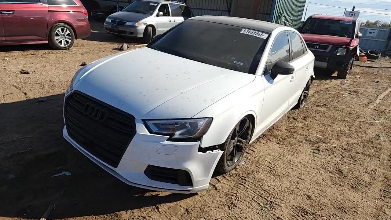 Фото: WAUB8GFF8H1042733