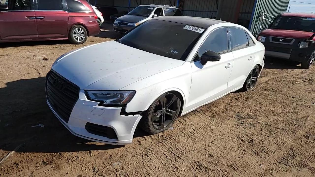 Фото: WAUB8GFF8H1042733