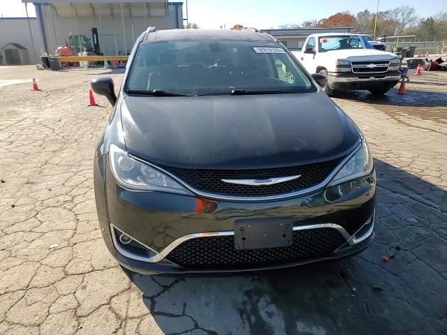 2018 Chrysler Pacifica Touring L VIN: 2C4RC1BG7JR322947 Lot: 92819125