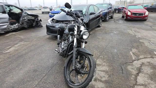 2011 Yamaha Xvs1300 Cu VIN: JYAVP33E8BA001318 Lot: 92977895