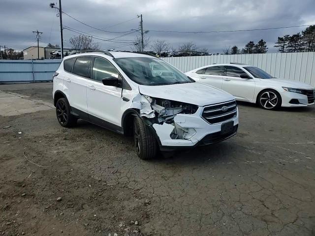 2017 Ford Escape Se VIN: 1FMCU9G93HUC58264 Lot: 92909105