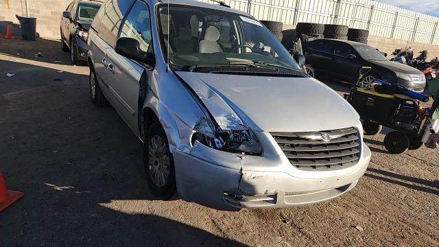 2005 Chrysler Town & Country VIN: 1C4GP45R05B438862 Lot: 90748865