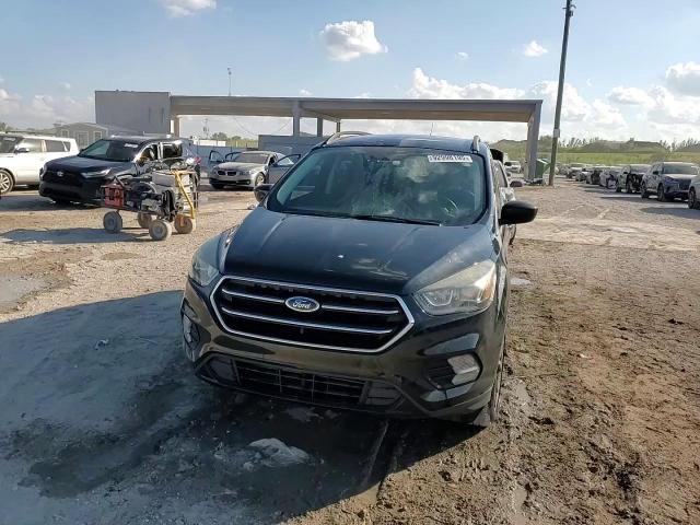 2017 Ford Escape Se VIN: 1FMCU0G90HUE65187 Lot: 92998195