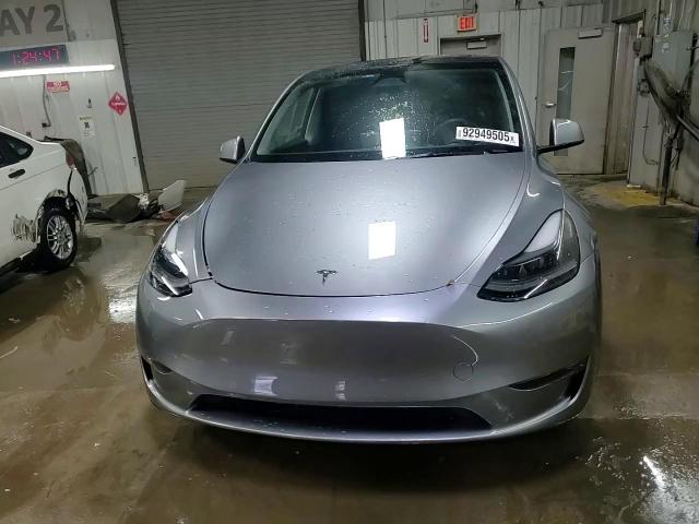 2024 Tesla Model Y VIN: 7SAYGDEE0RA287753 Lot: 92949505