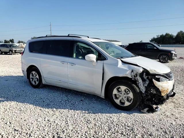 2017 Chrysler Pacifica Ehybrid Premium VIN: 2C4RC1L74HR765372 Lot: 92195265