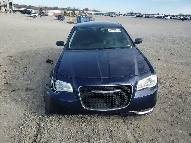 2016 Chrysler 300 Limited VIN: 2C3CCAAG2GH307928 Lot: 92998785