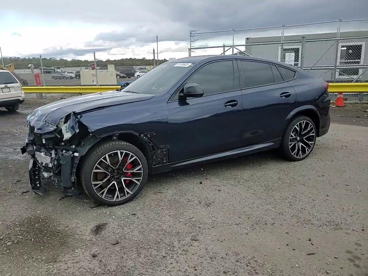 Фото: 5YMCY0C00N9L87564