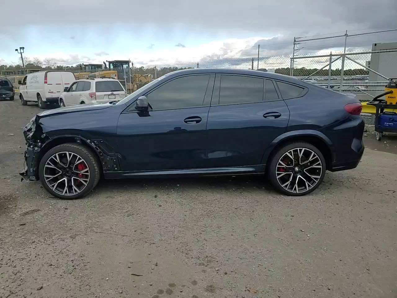 Фото: 5YMCY0C00N9L87564