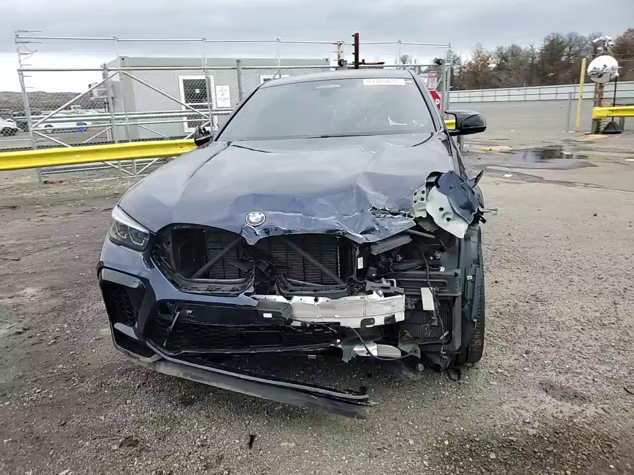 Фото: 5YMCY0C00N9L87564