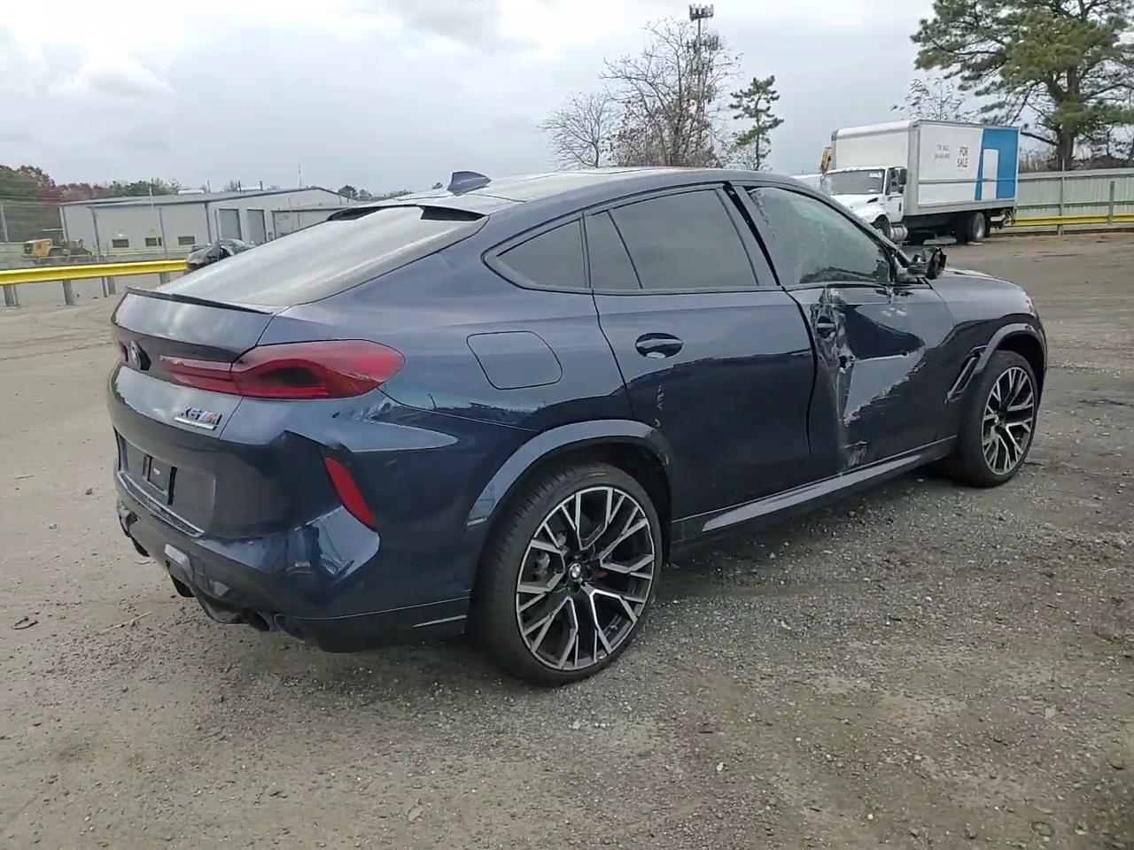 Фото: 5YMCY0C00N9L87564