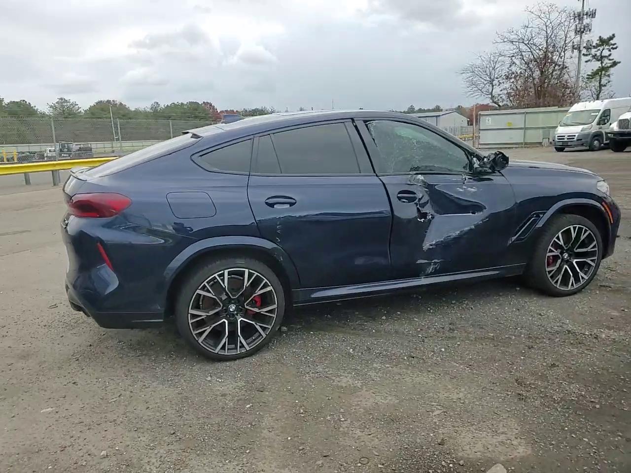 Фото: 5YMCY0C00N9L87564