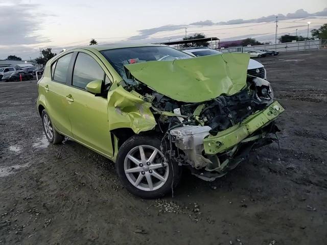 2015 Toyota Prius C VIN: JTDKDTB38F1113770 Lot: 92757565