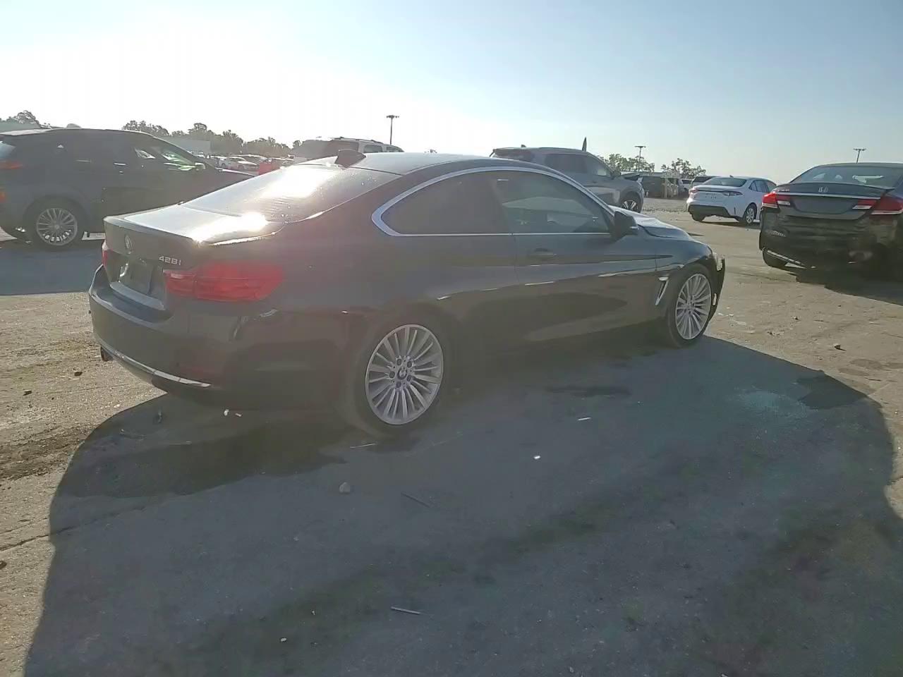 Фото: WBA3N3C58EK231535