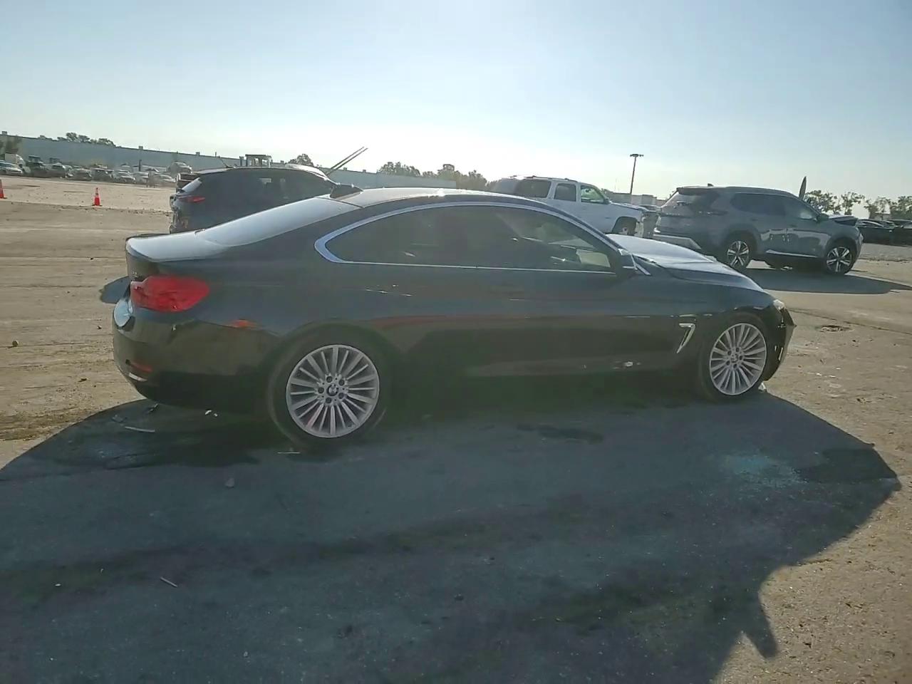 Фото: WBA3N3C58EK231535