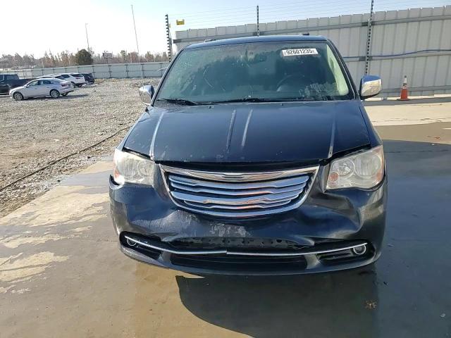 2013 Chrysler Town & Country Touring L VIN: 2C4RC1CG1DR646947 Lot: 92601235