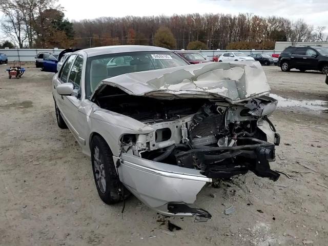 2007 Mercury Grand Marquis Gs VIN: 2MEFM74V37X611941 Lot: 94649195