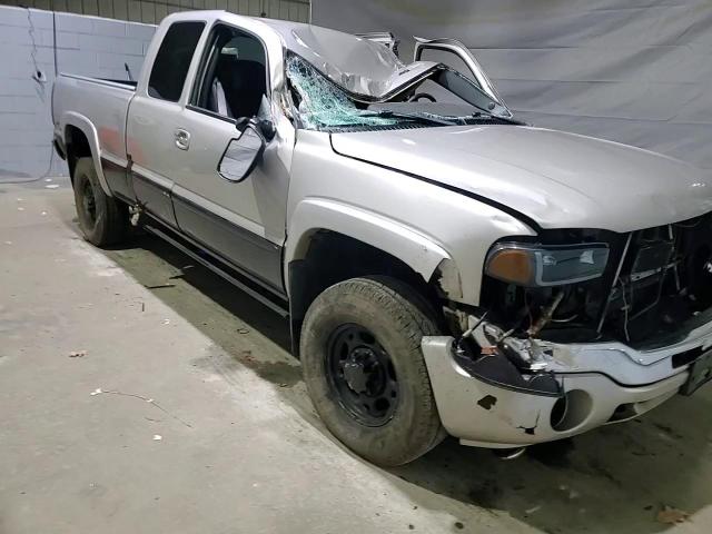2005 GMC Sierra K2500 Heavy Duty VIN: 1GTHK29U35E151374 Lot: 93101605
