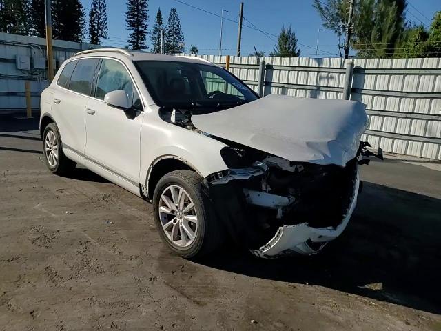 2013 Volkswagen Touareg V6 VIN: WVGEF9BP6DD009783 Lot: 93393505
