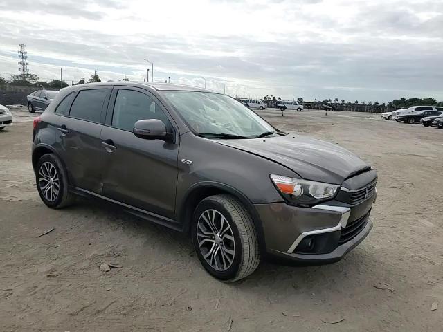 2017 Mitsubishi Outlander - Image 11