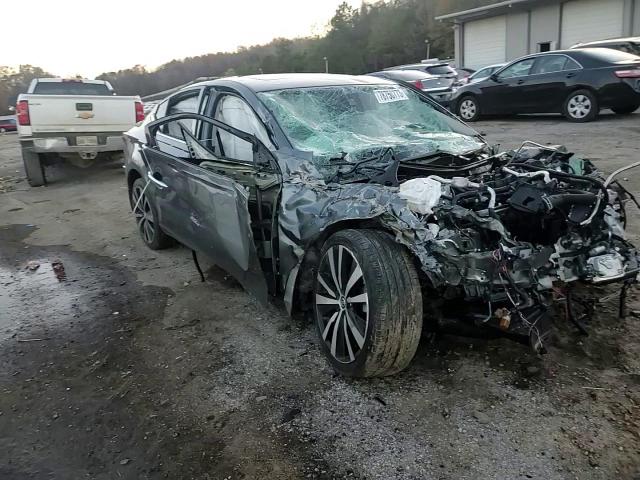 2019 Nissan Altima - Image 10