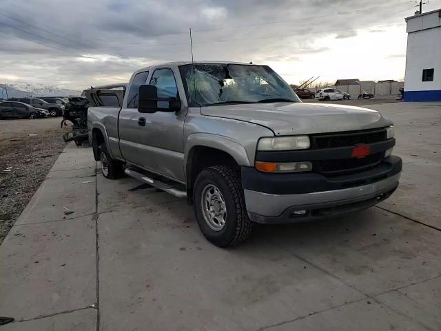 2002 Chevrolet Silverado K2500 Heavy Duty VIN: 1GCHK29G12E174657 Lot: 81420163