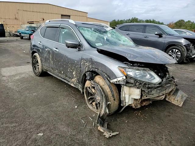 2017 Nissan Rogue - Image 10