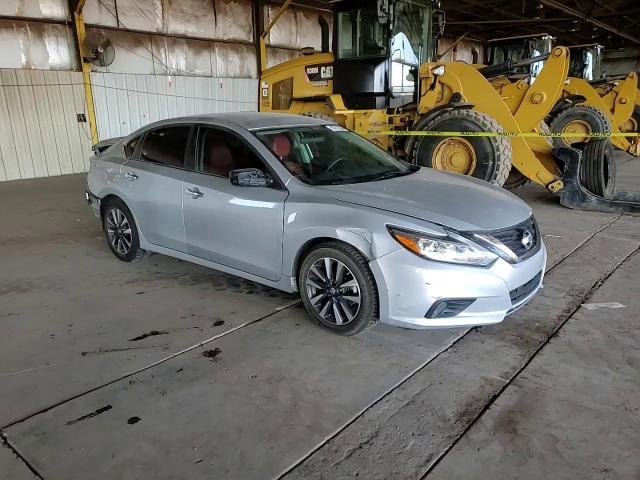 2017 Nissan Altima - Image 10