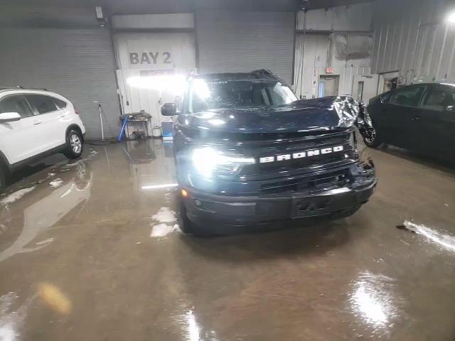 2022 Ford Bronco - Image 13