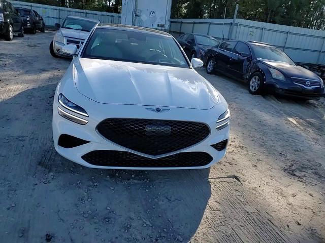 2022 Genesis G70 - Image 10