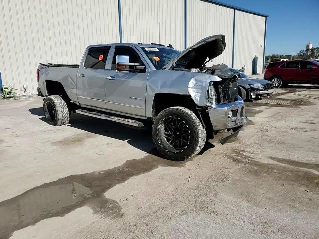 2018 Chevrolet Silverado - Image 11