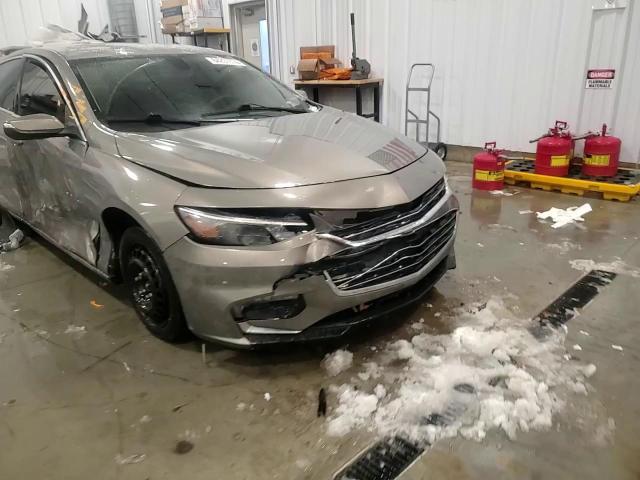 2017 Chevrolet Malibu - Image 13