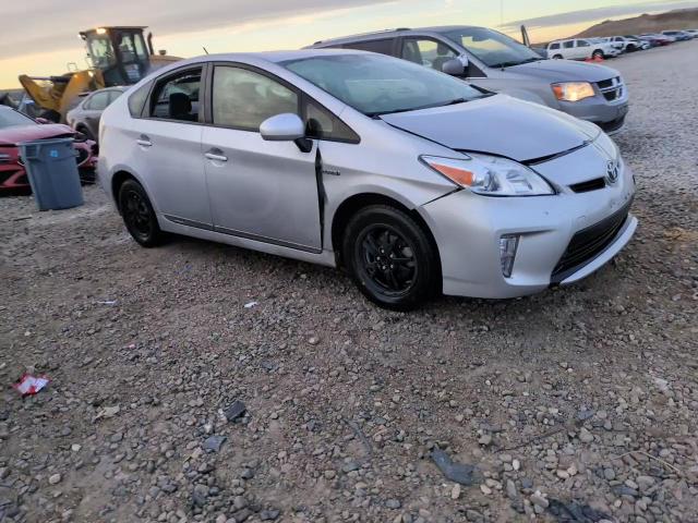 2015 Toyota Prius - Image 13