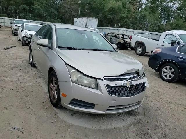 2014 Chevrolet Cruze - Image 13