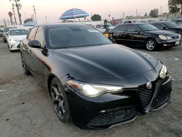 2019 Alfa Romeo Giulia - Image 11