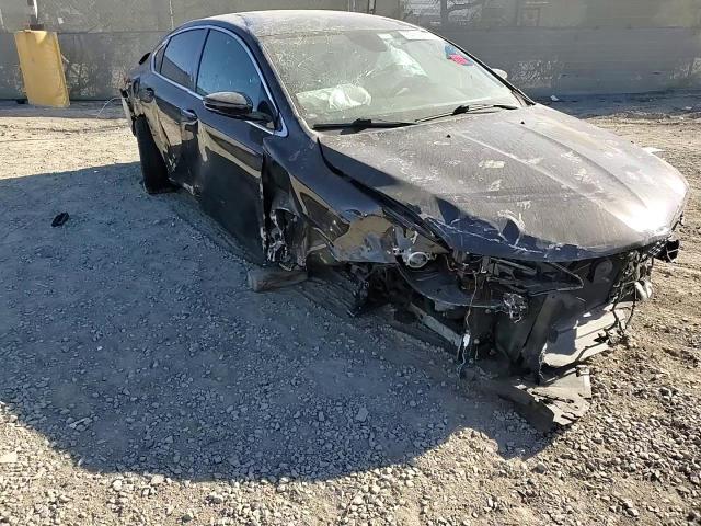 2015 Chrysler 200 - Image 10