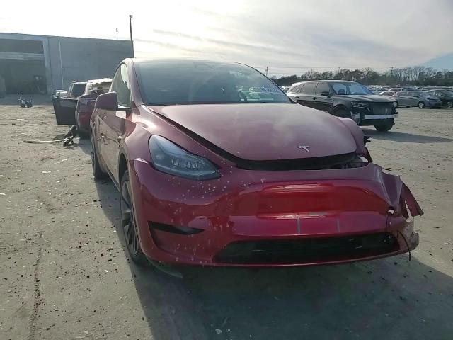 2024 Tesla Model Y VIN: 7SAYGDED6RF109906 Lot: 84188844