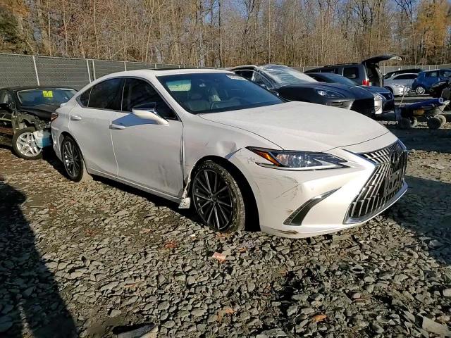 2022 Lexus ES - Image 10