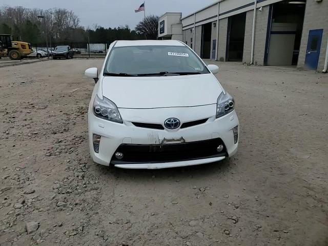 2013 Toyota Prius - Image 10