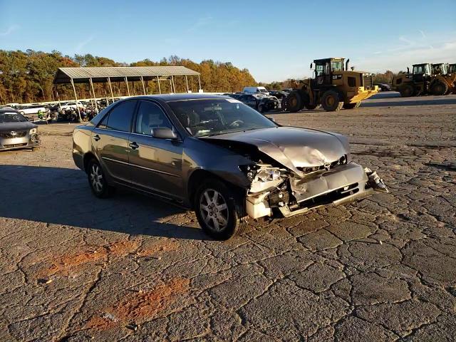 2003 Toyota Camry Le VIN: 4T1BF32K83U549428 Lot: 82811834