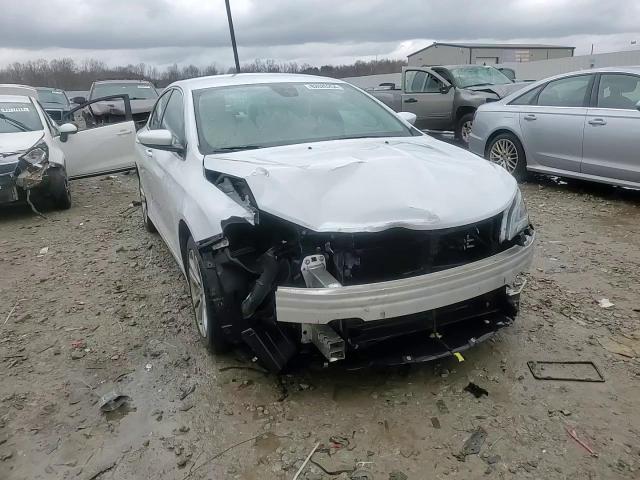 2015 Chrysler 200 - Image 14
