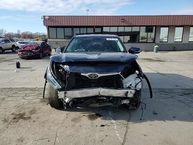 2020 Toyota Highlander - Image 11